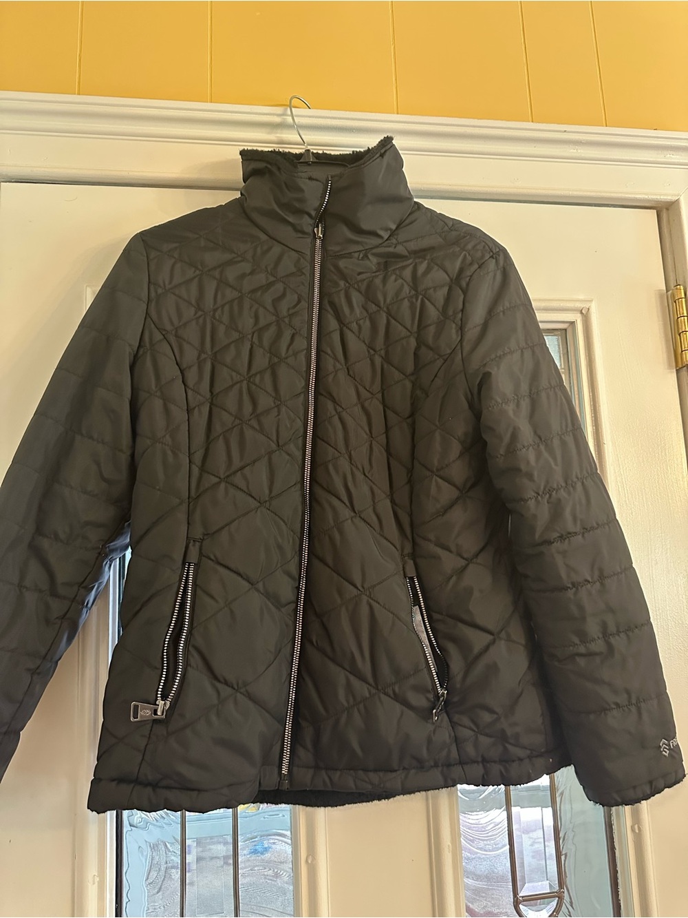 Men's Quilted Black Jacket - Lightweight Cold-Weather Coat- free country